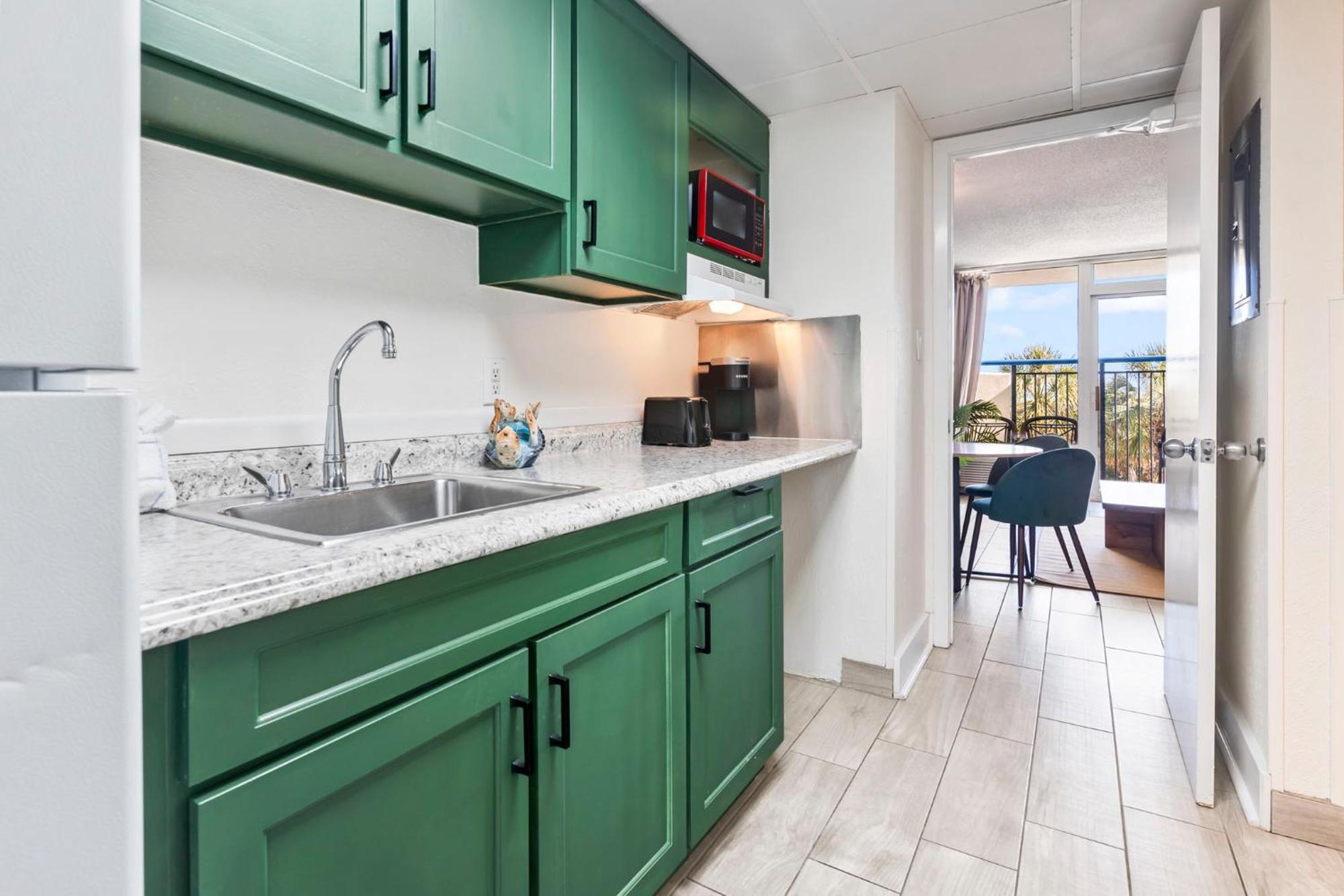 Recently Remodeled Double Queen Condo- Oceanfront Views! Boardwalk 135 미를 비치 외부 사진