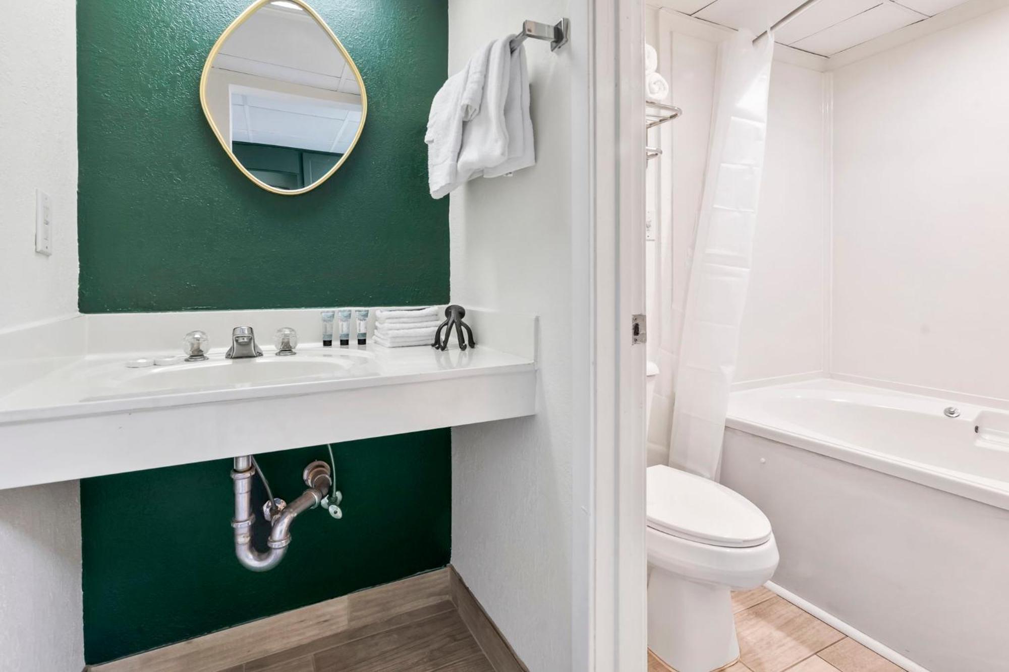 Recently Remodeled Double Queen Condo- Oceanfront Views! Boardwalk 135 미를 비치 외부 사진