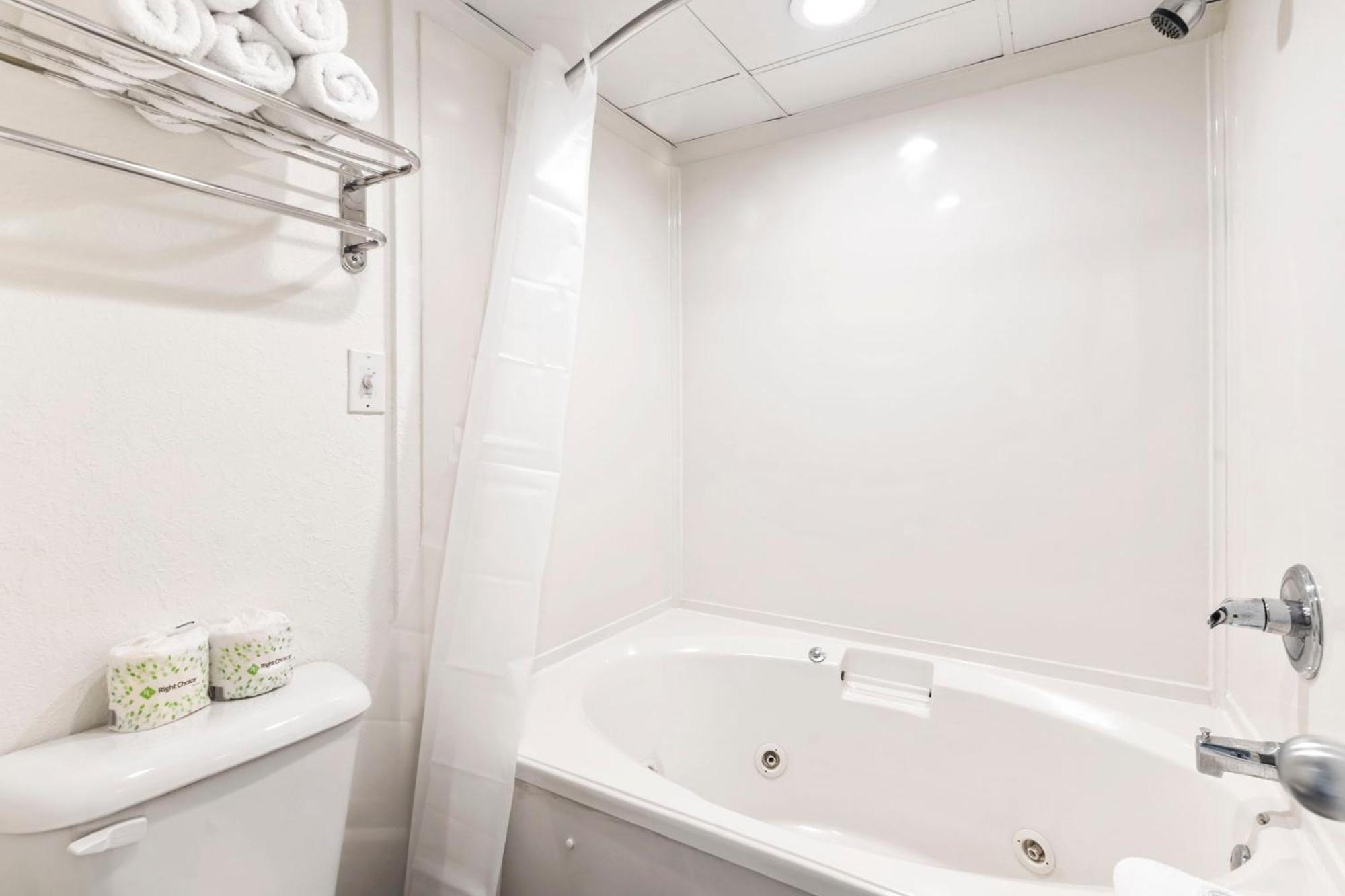 Recently Remodeled Double Queen Condo- Oceanfront Views! Boardwalk 135 미를 비치 외부 사진